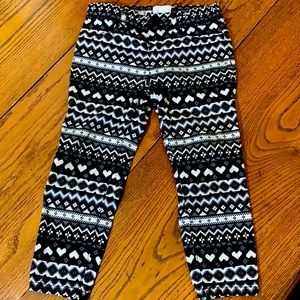 The Children’s Place Little Girl Jeggings size 4 wht/blk/gry Sweater Pattern